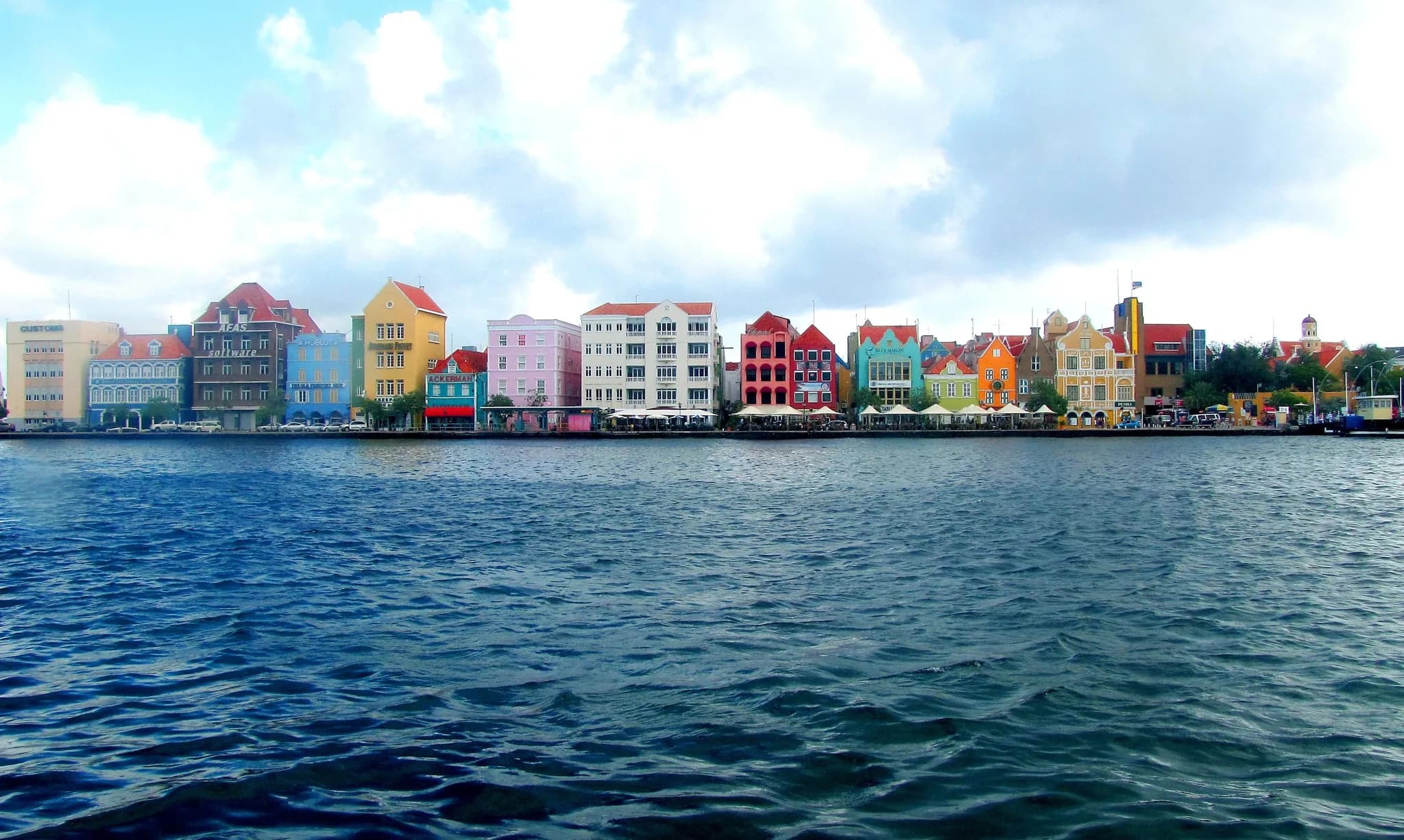 The colorful Dutch colonial buildings of the Handelskade waterfront in Willemstad, Curaçao