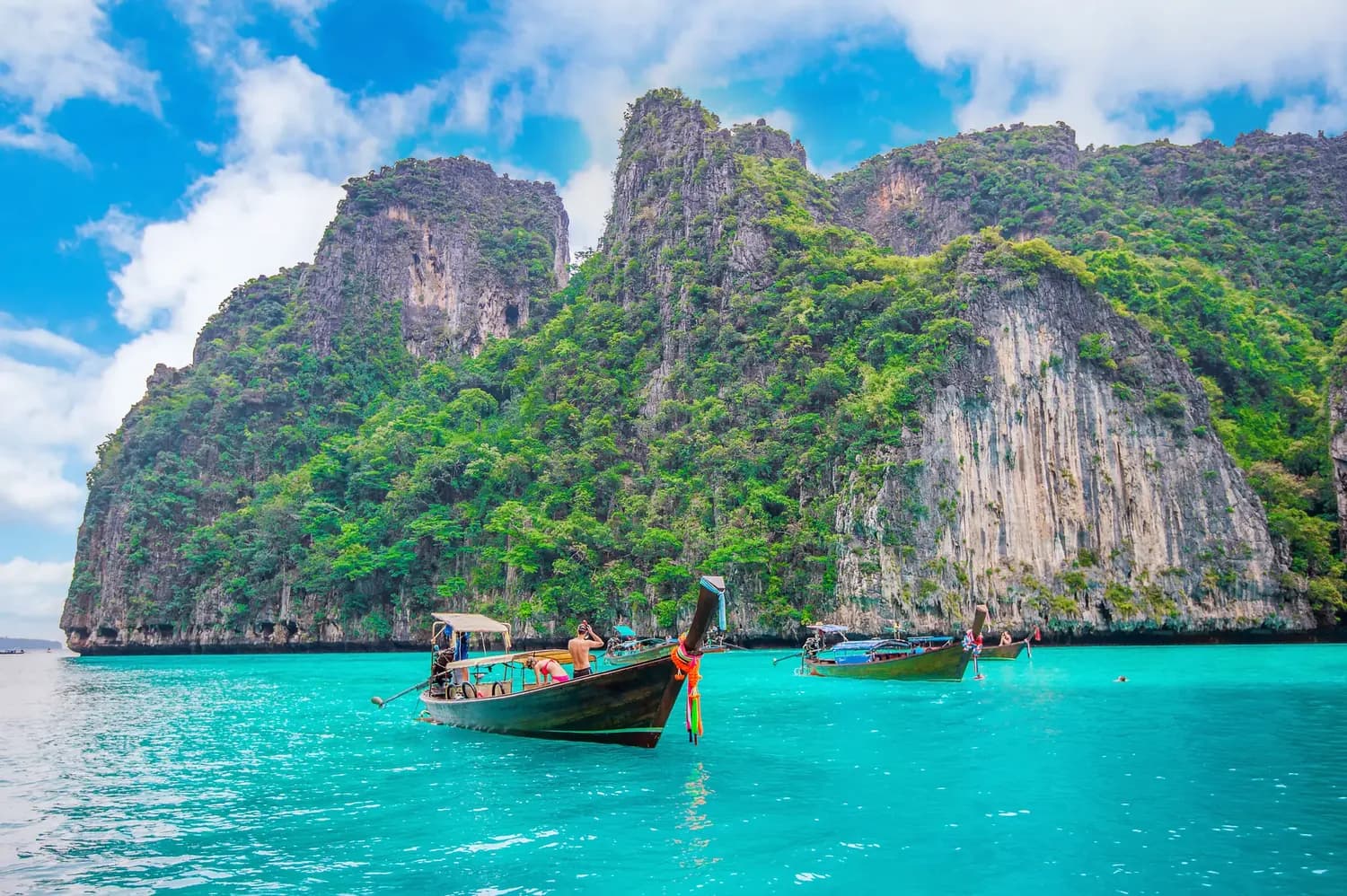 Longtail boats, Phi Phi