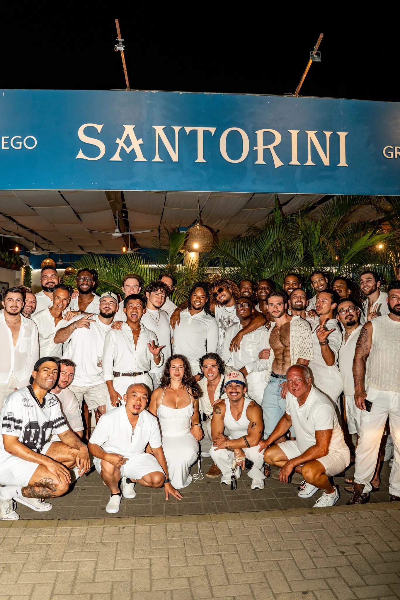 White night at the Greek taverna